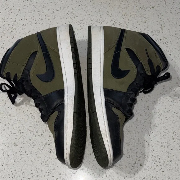 Jordan 1 Mid Olive Canvas - Picture 2 of 7